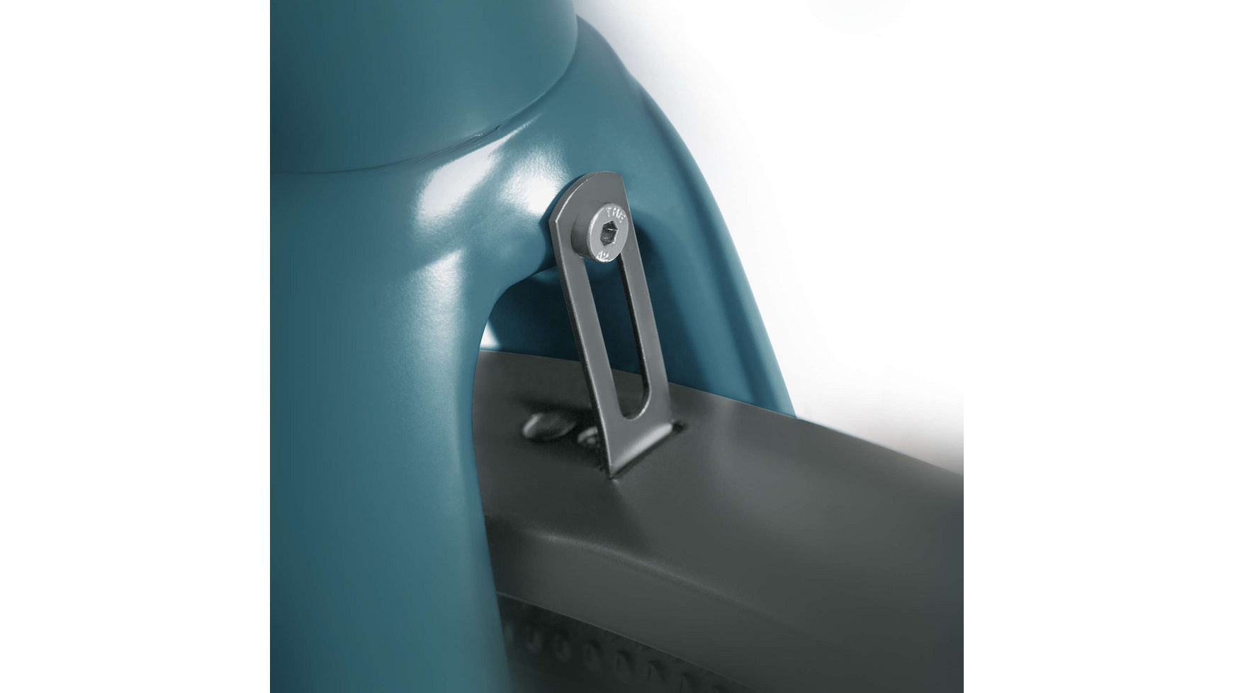 {D0E03B24-500B-418A-836C-E72260541053}