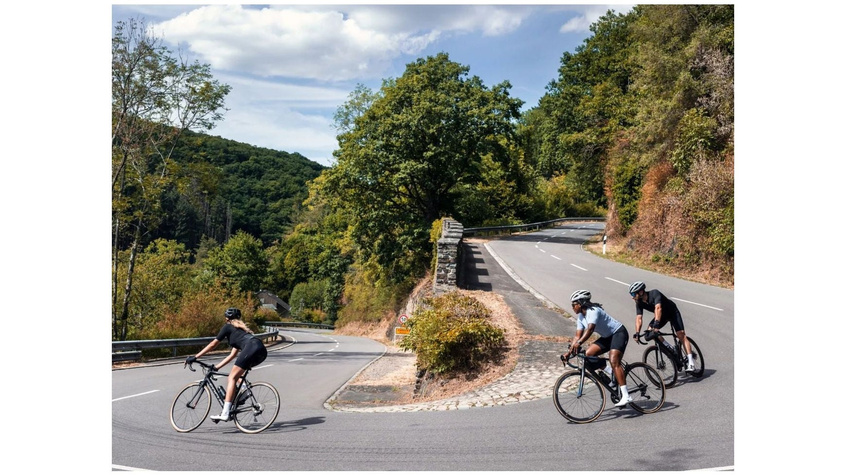 BBB BBB Jersey DonnaEssence image 6