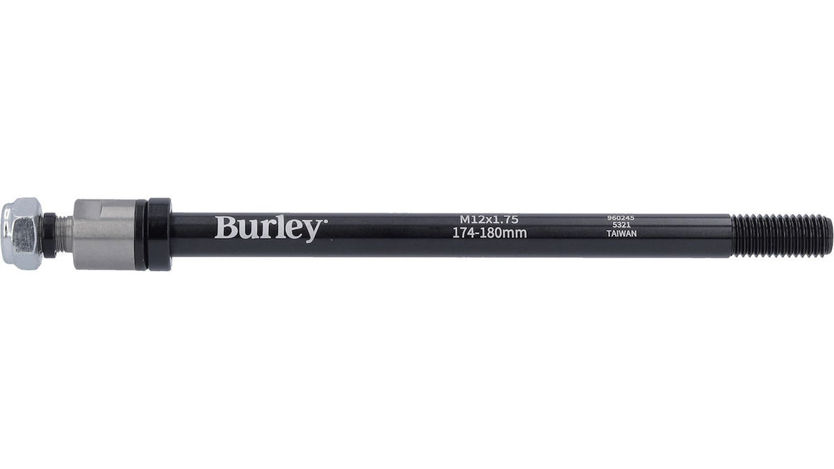 Die BURLEY Steckachse M12 x 1,75 ist eine schwarze Fahrradachse mit Gewinde und Metallmuttern, in der Größe 174-180mm, perfekt für das 12 mm System - ideal für Ihren Burley Anhänger. Text auf der Achse: Burley, M12x1.75, 174-180mm.