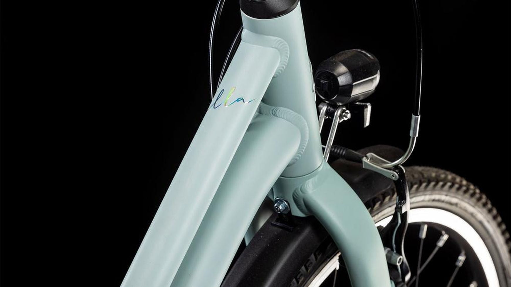 {BFF688E0-2469-45B2-BFDB-23DB70FCF0F6}