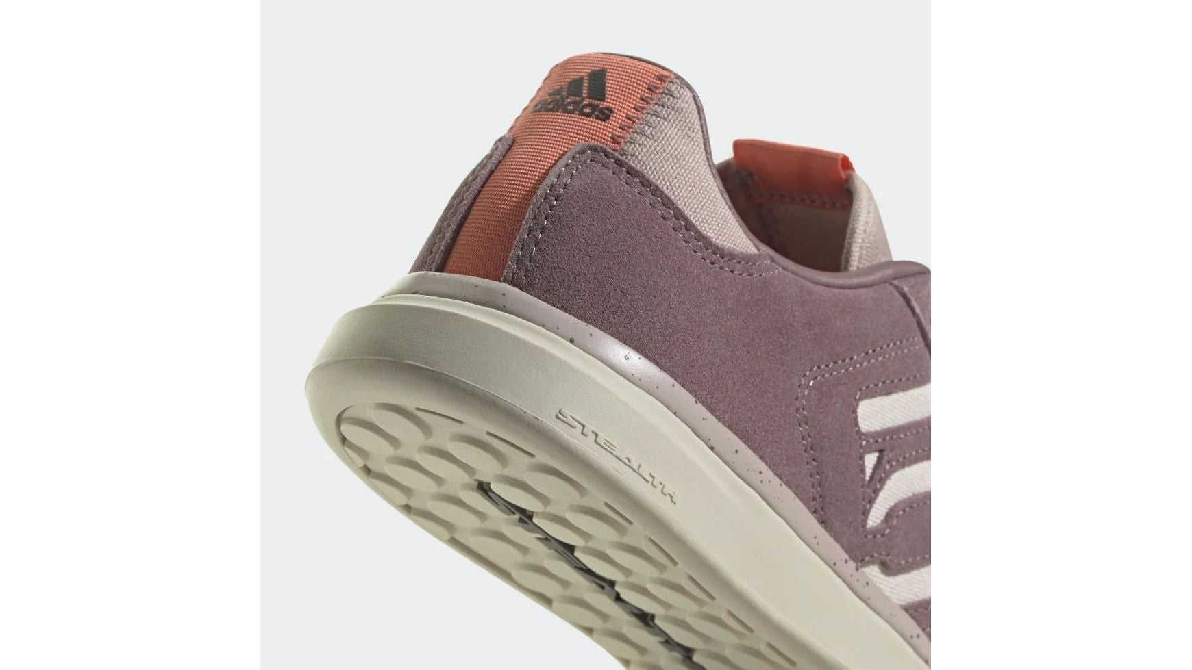 {661738DC-1032-4635-8272-FE973A32944B}