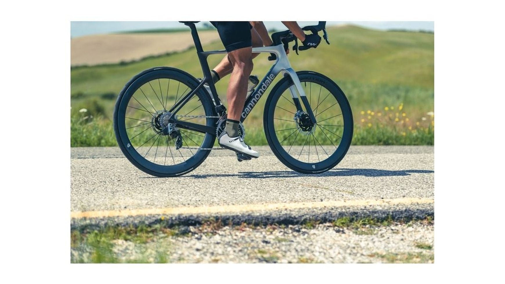 {AABE39B7-8E30-4F4D-9AE6-FAD4371EADE3}