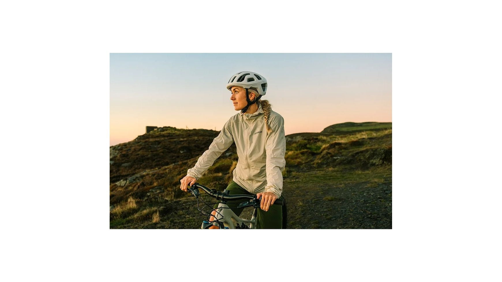 Gore Fernflow Hooded Windbreaker image 3